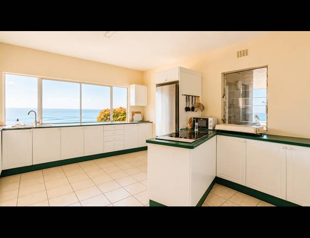 7 BEDROOM HOUSE FOR SALE IN SHEFFIELD BEACH